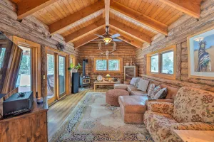 Image of Life on Easy Street with Hot Tub 7 Mi to Dwtn!
