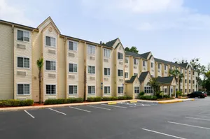 Image of Hometown Inn & Suites Jacksonville Butler Blvd./Southpoint