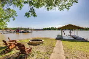Image of Private Dock & Fire Pit: Cedar Creek Reservoir Gem