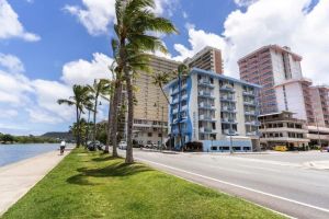 Image of Holiday Surf Hotel (with full kitchen)