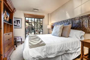 Image of KBM Resorts Upgraded 1Bdrm electric fireplace full kitchen WiFi walk to slopes CBI-108