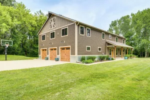 Image of Luxe Barndominium Retreat Near Blue Spring Lake!