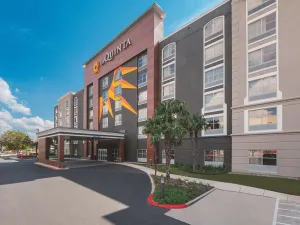 Image of La Quinta Inn & Suites by Wyndham San Antonio Downtown