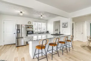 Image of Serene South Haven Retreat w/ Deck: 1 Mi to Dtwn!