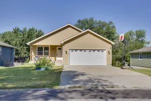 Image of Family-Friendly Lansing Home with Covered Balcony!