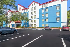 Image of Red Roof Inn PLUS+ Jacksonville – Southpoint