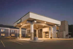 Image of Country Inn & Suites by Radisson, La Crosse, WI