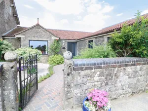 Image of Leigh Holt
