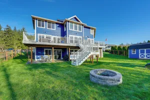 Image of Stunning Mount Vernon Home w/ Big Lake Views!