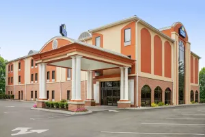 Image of Days Inn & Suites by Wyndham Murfreesboro