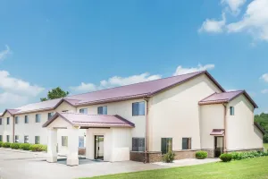 Image of Super 8 by Wyndham Paris IL