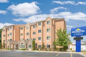 Image of Microtel Inn & Suites by Wyndham Tuscumbia/Muscle Shoals