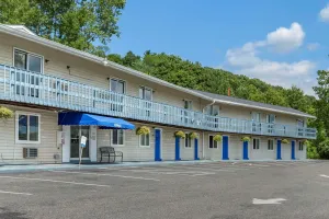 Image of Econo Lodge Lee - Great Barrington