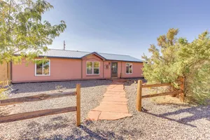 Image of Stunning Views: Quiet Bluff Home Near Hiking!