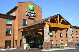 Image of Holiday Inn Express & Suites Donegal by IHG