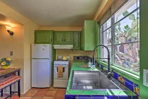 Image of Modern Green Valley Condo - Near National Park!