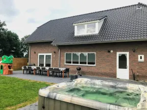 Image of "cozy Luxury Holiday Home With Jacuzzi!"