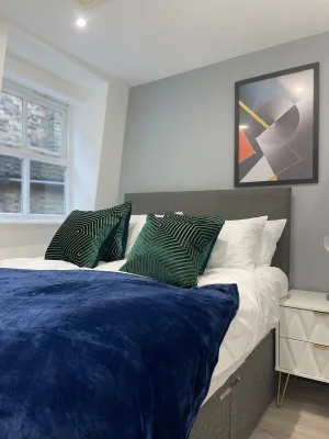 Image of 2 Bedroom Apartment - Abacus House - Huntingdon Town Centre - Contractor Friendly - Free Parking - Full Kitchen - Washer Dryer - Spacious - Ideal for Work Stays