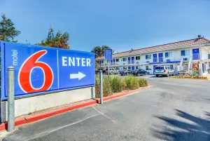 Image of Motel 6 Stockton, CA - Charter Way West