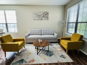 Image of Spacious Luxe Retreat for family and groups Austin