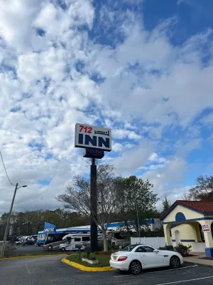 Image of 712 INN