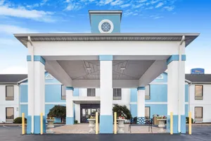 Image of Baymont by Wyndham Madisonville