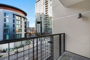 Image of Bellevue Spacious 2BD 2BA Apartment