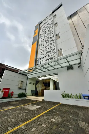 Image of Zodiak Kebonjati by KAGUM Hotels