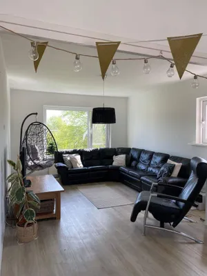 Image of Lovely 2-bedroom apartment with balcony (near center)