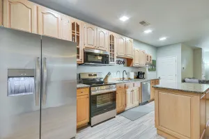 Image of Pet-friendly Downtown Fulton Apt w/ Smart TV!
