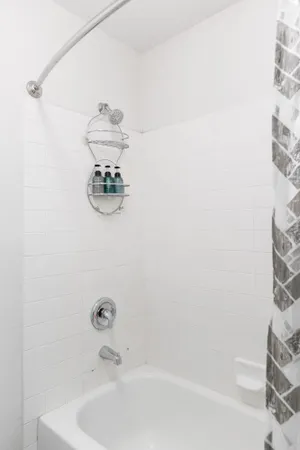 Image of 1900 Sqft House 5beds,3bath With Heated Pool,spa,bbq
