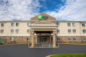 Image of Holiday Inn Express & Suites Clinton by IHG