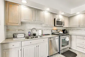 Image of Bright Guest House 15 Mi to Dtwn Baltimore!