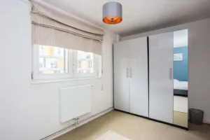 Image of Spacious Central 3 Bedroom Apartment in Old Street