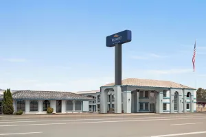 Image of Baymont by Wyndham Kingman