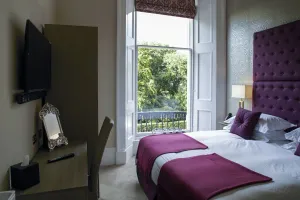 Image of 24 Royal Terrace