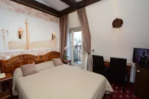 Image of Familia Hotel