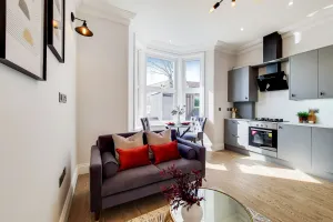 Image of Lovely 1-bed Apartment in London With Courtyard