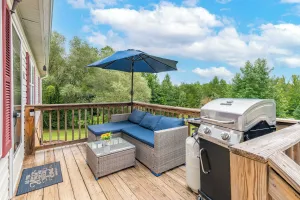 Image of King Bed Pet Friendly BBQ Grill Peaceful