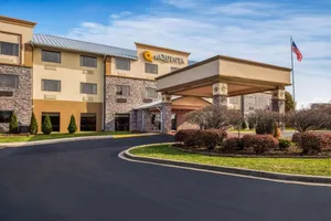 Image of La Quinta Inn & Suites by Wyndham Fairborn Wright-Patterson