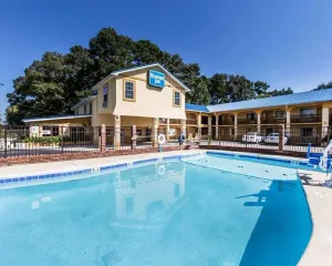 Image of Days Inn by Wyndham Calhoun GA I-75 and US-41