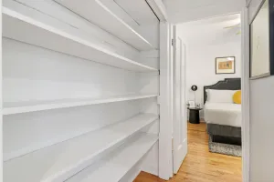 Image of Cozy Modern 1BR Apt in Boystown