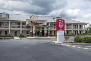 Image of Red Roof Inn & Suites Calhoun