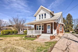 Image of Bright and Sunny Abode, 2 Mi to Hersheypark!