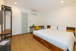 Image of Lakeside House Hanoi