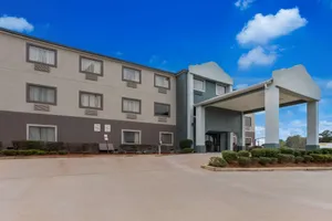 Image of Quality Inn & Suites Pearl-Jackson