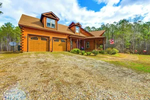 Image of Deck, Smoker & Yard: Peaceful Gem in Pine Mountain