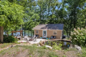 Image of Riverfront Cottage Near Rock Island State Park