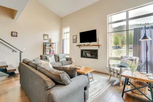 Image of Steps to Conquest Ski Lift Granby Home with Grill