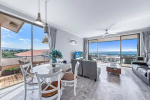 Image of OCEAN VIEWS 10